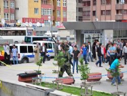 Şüpheli paketten elbise çıktı